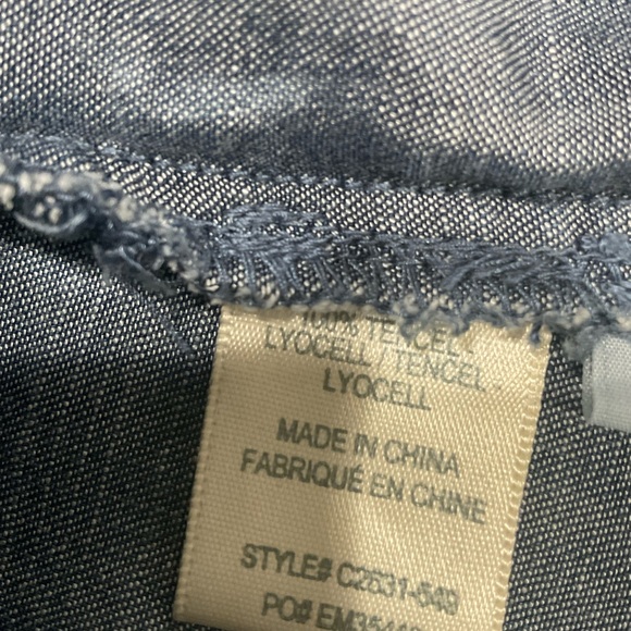 ☃️☃️ Cloth & Stone Women’s Buttoned Sleeves Pockets Longer Back Shirt, M - Picture 10 of 11